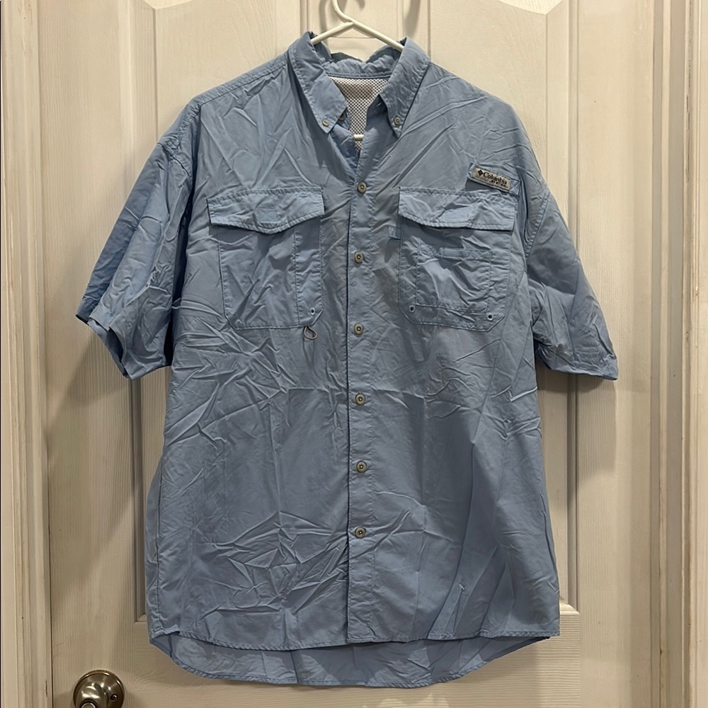 Columbia PFG shirt in light blue size large.